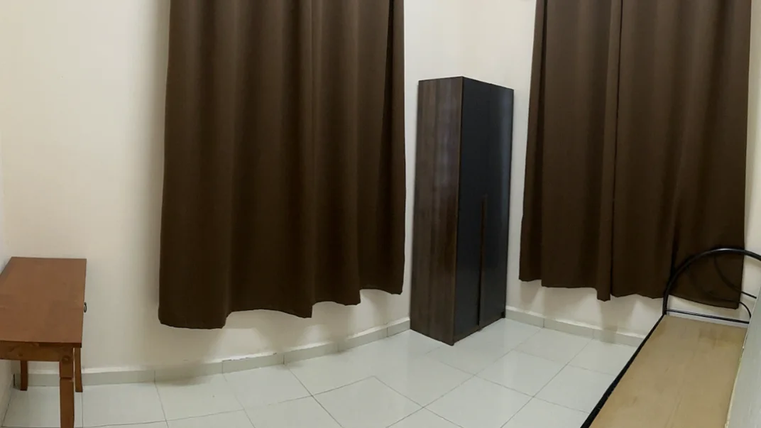 Rumah S4 Bilik D (Persendirian)